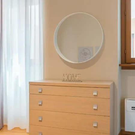 R Limone House شقة